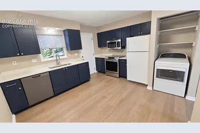 843 E Vermijo Avenue, Colorado Springs, CO 80903 - Photo 2