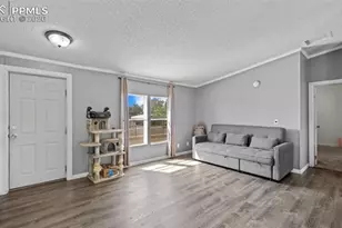 2519 E 10th St, Pueblo, CO 81001 - Photo 4