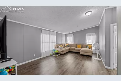2519 E 10th Street, Pueblo, CO 81001 - Photo 8