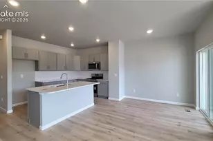 718 Belleza Vw, Colorado Springs, CO 80907 - Photo 10