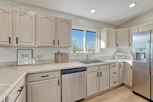 831 E Paseo Dorado Dr, Pueblo West, CO 81007 - Photo 16
