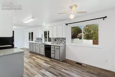 3240 Blue Mountain Way, Colorado Springs, CO 80906 - Photo 8