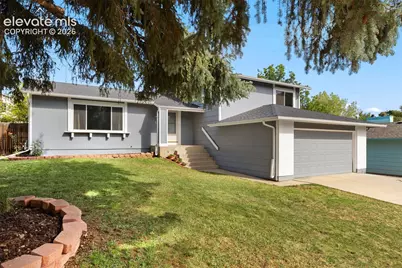 3240 Blue Mountain Way, Colorado Springs, CO 80906 - Photo 2