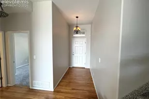 4431 Golf Club Dr, Colorado Springs, CO 80922 - Photo 8