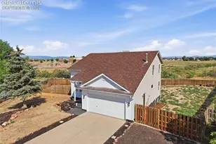 473 S Hook Ct, Pueblo, CO 81007 - Photo 2