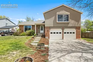 5326 Picket Dr, Colorado Springs, CO 80918 - Photo 2
