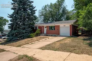 1426 Holmes Dr, Colorado Springs, CO 80909 - Photo 2