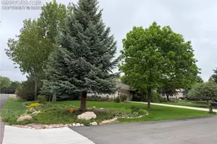 3020 Rockbrook Ln, Colorado Springs, CO 80904 - Photo 4