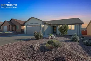 2326 Cliffmoor Ln, Pueblo, CO 81008 - Photo 2