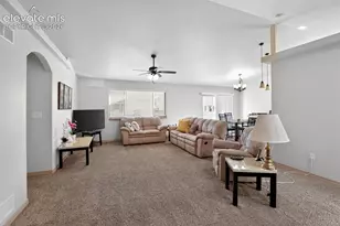 2326 Cliffmoor Ln, Pueblo, CO 81008 - Photo 6
