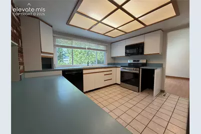 1140 Cenotaph Circle, Colorado Springs, CO 80904 - Photo 6