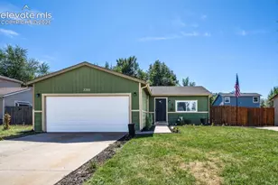 3389 Foxridge Dr, Colorado Springs, CO 80916 - Photo 2