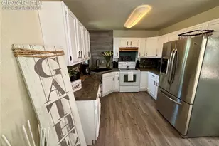 410 Hillcrest Ave, Woodland Park, CO 80863 - Photo 10
