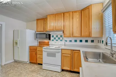 27 Bonfoy Avenue, Colorado Springs, CO 80909 - Photo 14