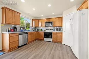 4118 Heathmoor Dr, Colorado Springs, CO 80922 - Photo 10
