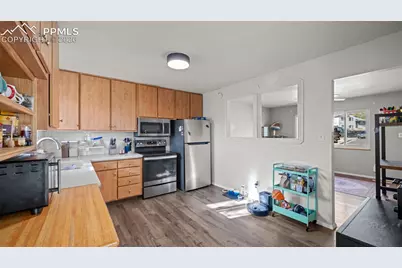 946 Hutchinson Drive, Colorado Springs, CO 80910 - Photo 6