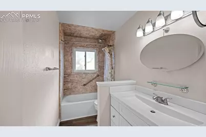 946 Hutchinson Drive, Colorado Springs, CO 80910 - Photo 8