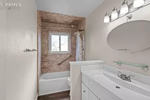 946 Hutchinson Dr, Colorado Springs, CO 80910 - Photo 8