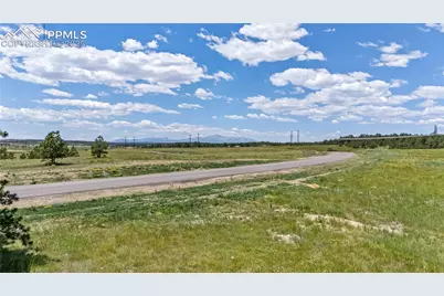 10957 Alamar Way, Colorado Springs, CO 80908 - Photo 8