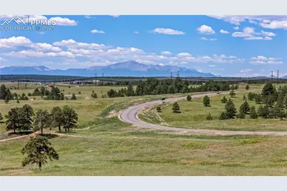 10957 Alamar Way, Colorado Springs, CO 80908 - Photo 14