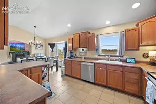 1277 N Sandstone Ln, Pueblo, CO 81007 - Photo 8
