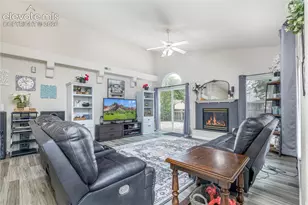 938 Cedarcrest Dr, Pueblo, CO 81005 - Photo 4