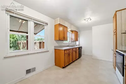 1406 Iowa Avenue, Colorado Springs, CO 80909 - Photo 12
