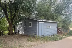 215 S 28th St, Colorado Springs, CO 80904 - Photo 2