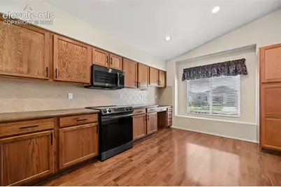 7557 Legend Hill Drive, Colorado Springs, CO 80923 - Photo 8