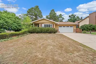 2728 Flintridge Dr, Colorado Springs, CO 80918 - Photo 2
