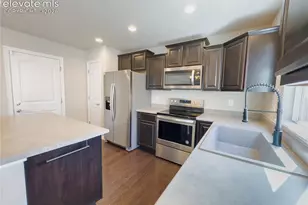 10881 Aliso Dr, Colorado Springs, CO 80925 - Photo 8