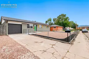 424 Rosewood Dr, Fountain, CO 80817 - Photo 2