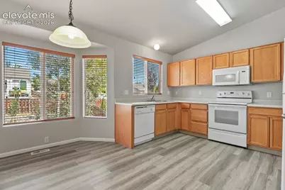 6444 Sonny Blue Drive, Colorado Springs, CO 80923 - Photo 8