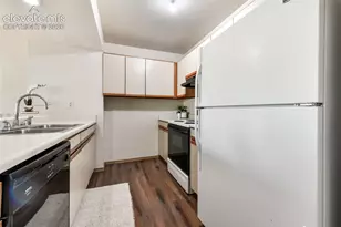 2393 Lexington Village Ln, Colorado Springs, CO 80916 - Photo 4