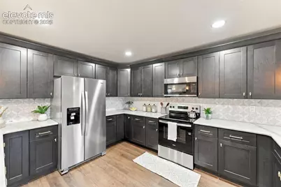 530 Mesa Vista Court, Colorado Springs, CO 80904 - Photo 14