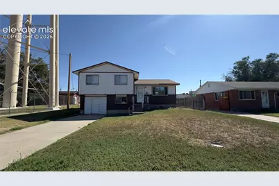102 W 26th Street, La Junta, CO 81050 - Photo 2