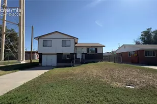 102 W 26th St, La Junta, CO 81050 - Photo 2