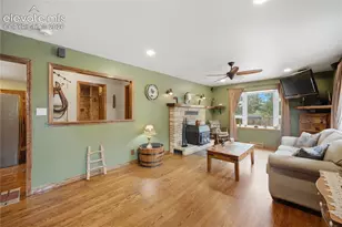 305 S Fairview St, Woodland Park, CO 80863 - Photo 8