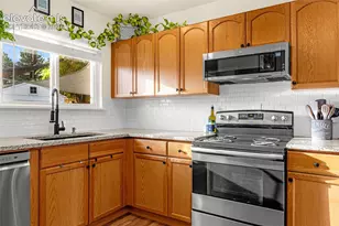 1102 Holmes Dr, Colorado Springs, CO 80909 - Photo 4