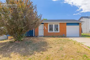 6805 Parkridge Ct, Colorado Springs, CO 80915 - Photo 2