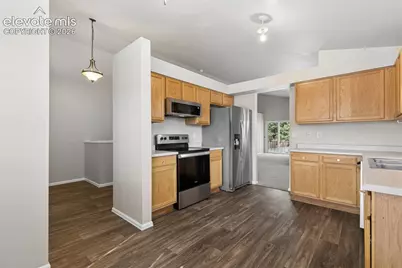 5631 Vermillion Bluffs Drive, Colorado Springs, CO 80923 - Photo 8
