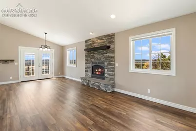 127 Carlton Circle, Florissant, CO 80816 - Photo 6