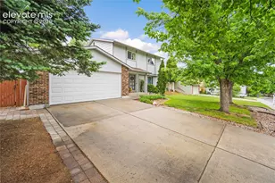 2998 Westcliff Cir, Colorado Springs, CO 80906 - Photo 2