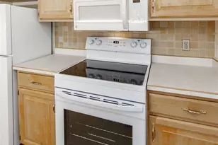 411 Lakewood Circle, Colorado Springs, CO 80910 - Photo 6