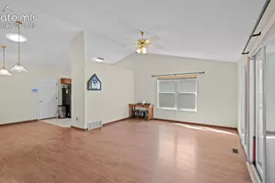 4309 Sentinel Pl, Pueblo, CO 81008 - Photo 4