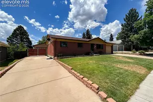 807 Dunston St, Colorado Springs, CO 80907 - Photo 2