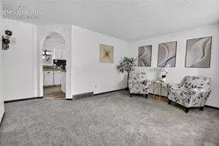 546 S Laporte Dr, Pueblo, CO 81007 - Photo 6