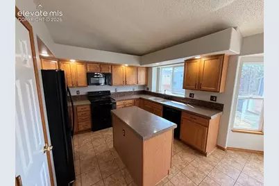 7042 Grand Prairie Drive, Colorado Springs, CO 80923 - Photo 10