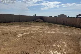 2410 Yankee Ct, Pueblo, CO 81008 - Photo 24