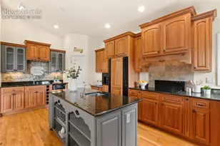 2425 Mesa Crest Grove, Colorado Springs, CO 80904 - Photo 8